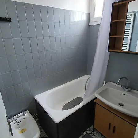 Lumineux 42m² A - 4 Personnes, Face - Fr-1-540-205 Daire